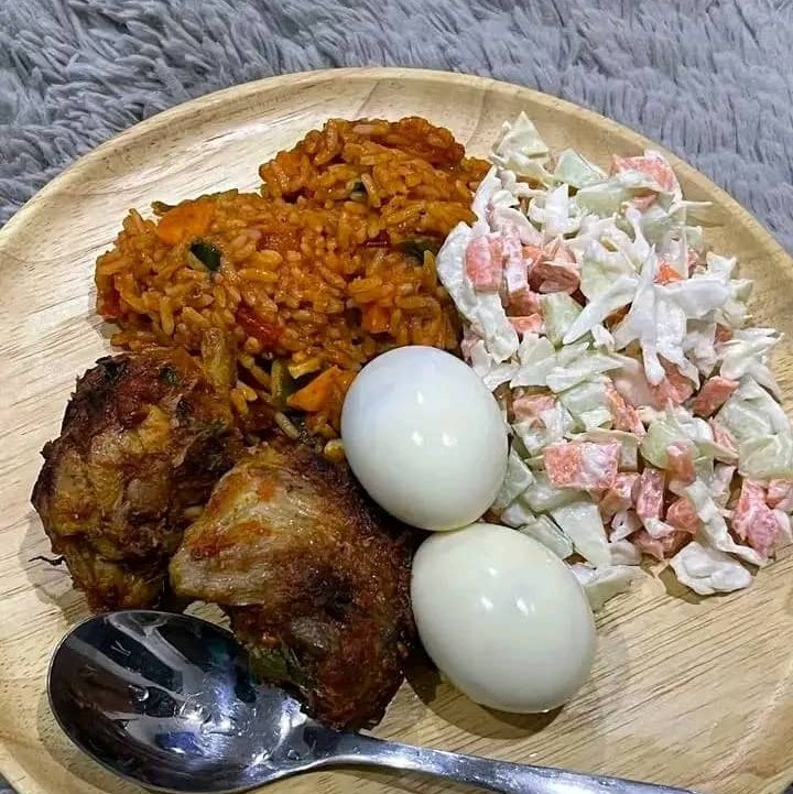 Dr.Zeus🧑💻🩺 (@chibuezevic3) on Twitter photo Is this protein not much ,but that creamy salad bangs 😋. Is this protein not much ,but that creamy salad bangs 😋.