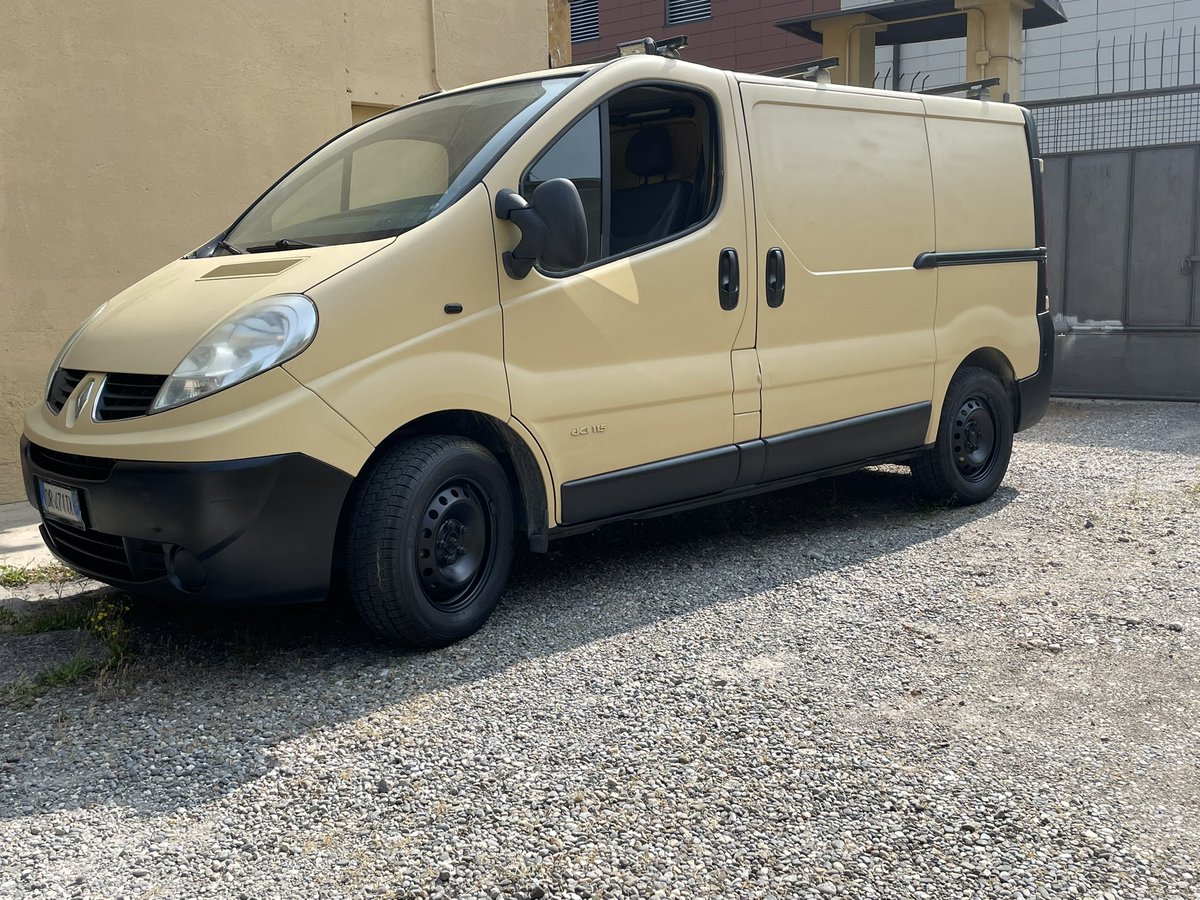 EmaPasqui's tweet photo. Paint… black 1003 and 1001
#DesertFrog #vanlife #Selfmade #Amateur #Renault #Trafic #Kraken https://t.co/Pukxed5sUI