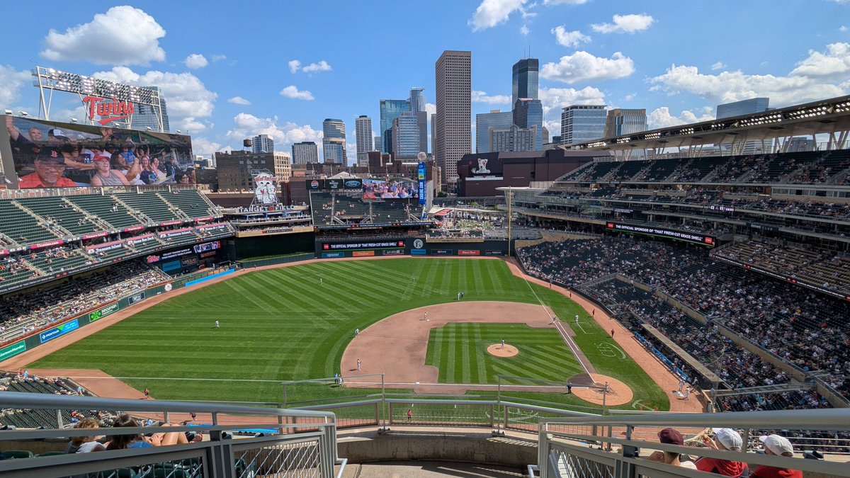 paddytim's tweet image. Blue bird day at Target Field