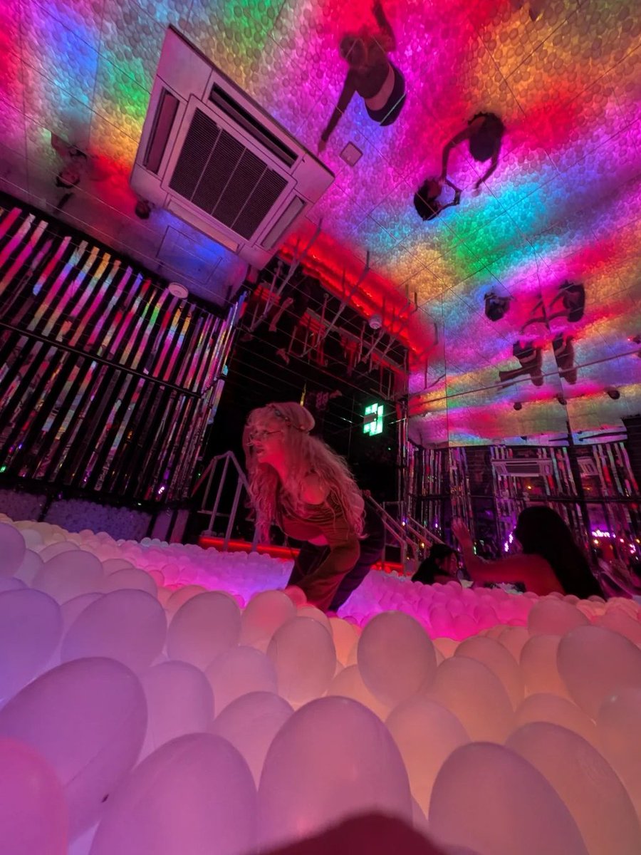 Bexe2142's tweet image. Club nights are made of loud beats, bright lights, endless laughter, and unforgettable memories created with friends all night long. 🎶✨