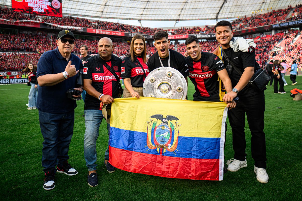 Bayer 04 Leverkusen tweet media