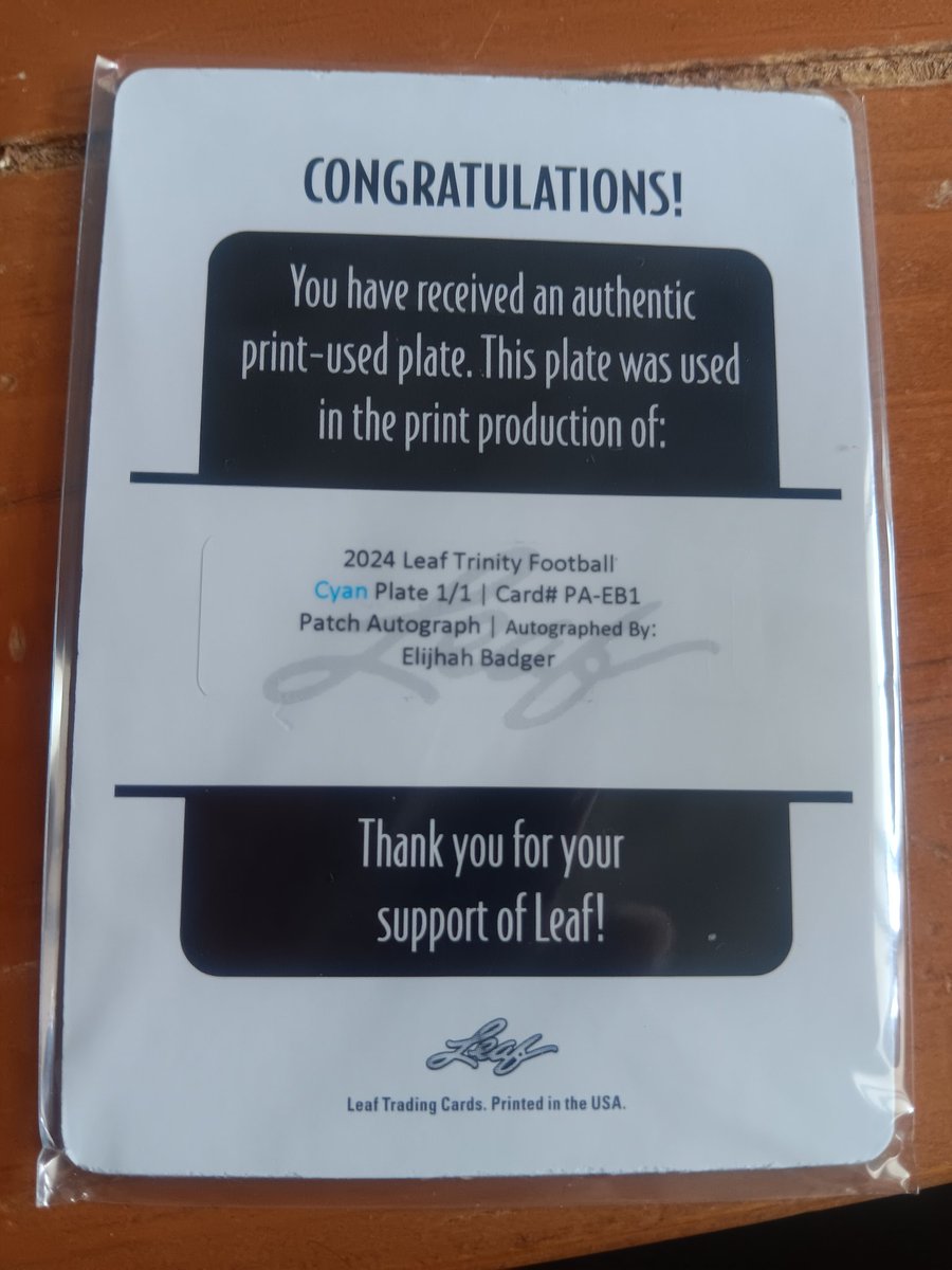 CroyleThe's tweet photo. @CardPurchaser Any help with this card? I know its a Print Plate 1/1 but the name and auto and pic on the front is different than what's on the back. Error card? Lol https://t.co/VSQkZAkvPk