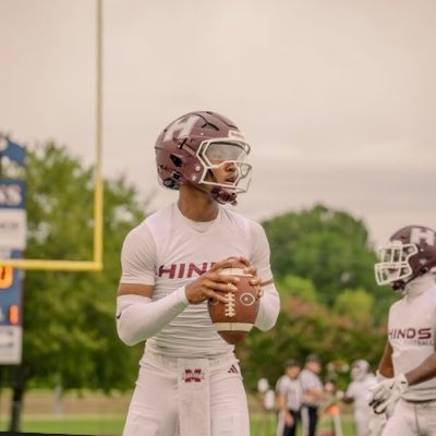 2027 (<a href="/HindsCC_FB/">Hinds CC Football</a> ) JUCO QB <a href="/jjruffin_/">Jaylon J Ruffin</a> went 18-23 for 270 yds ,4 TDs &amp; 0 INTs against Itawamba Community College