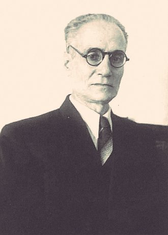 احمد کسروی: «ما یک حکومت به آخوندها بدهکاریم. یعنی باید قدرت سیاسی به دست روحانیون بیفتد تا بعد ملت ایران دیگر دل از شعائر خرافه‌آمیز در قالب تشیع صفوی برکند.»  #تاریخ