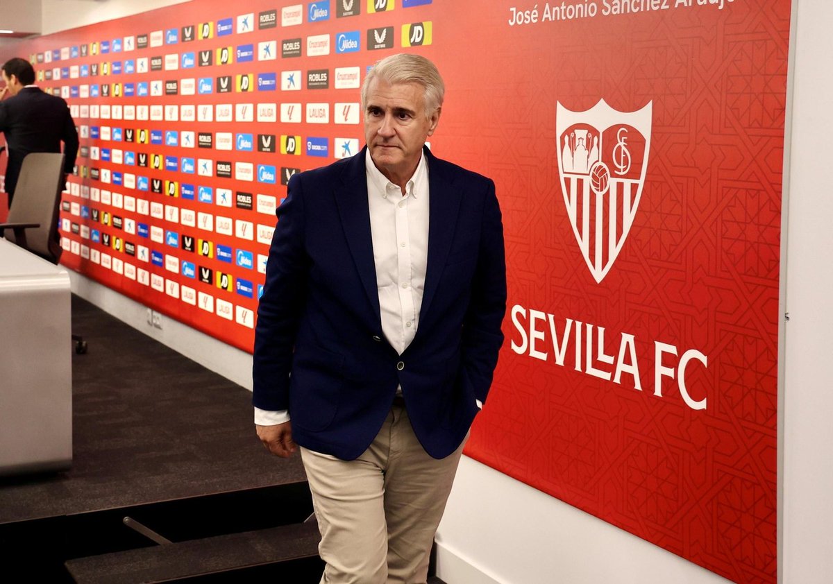Con Amrabat y algún fichaje más, sumando ya a Azpilicueta, Mendy y Alexis, me doy por satisfecho. 

La situación económica es la que es, y conseguir traer este nivel de jugadores en este contexto es prácticamente un milagro.