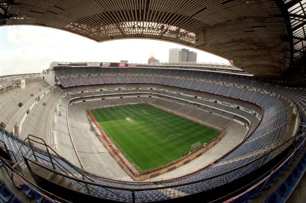 No había techo, ni Starbucks, ni espectáculo de luces, pero sí alma, hormigón y paravalanchas