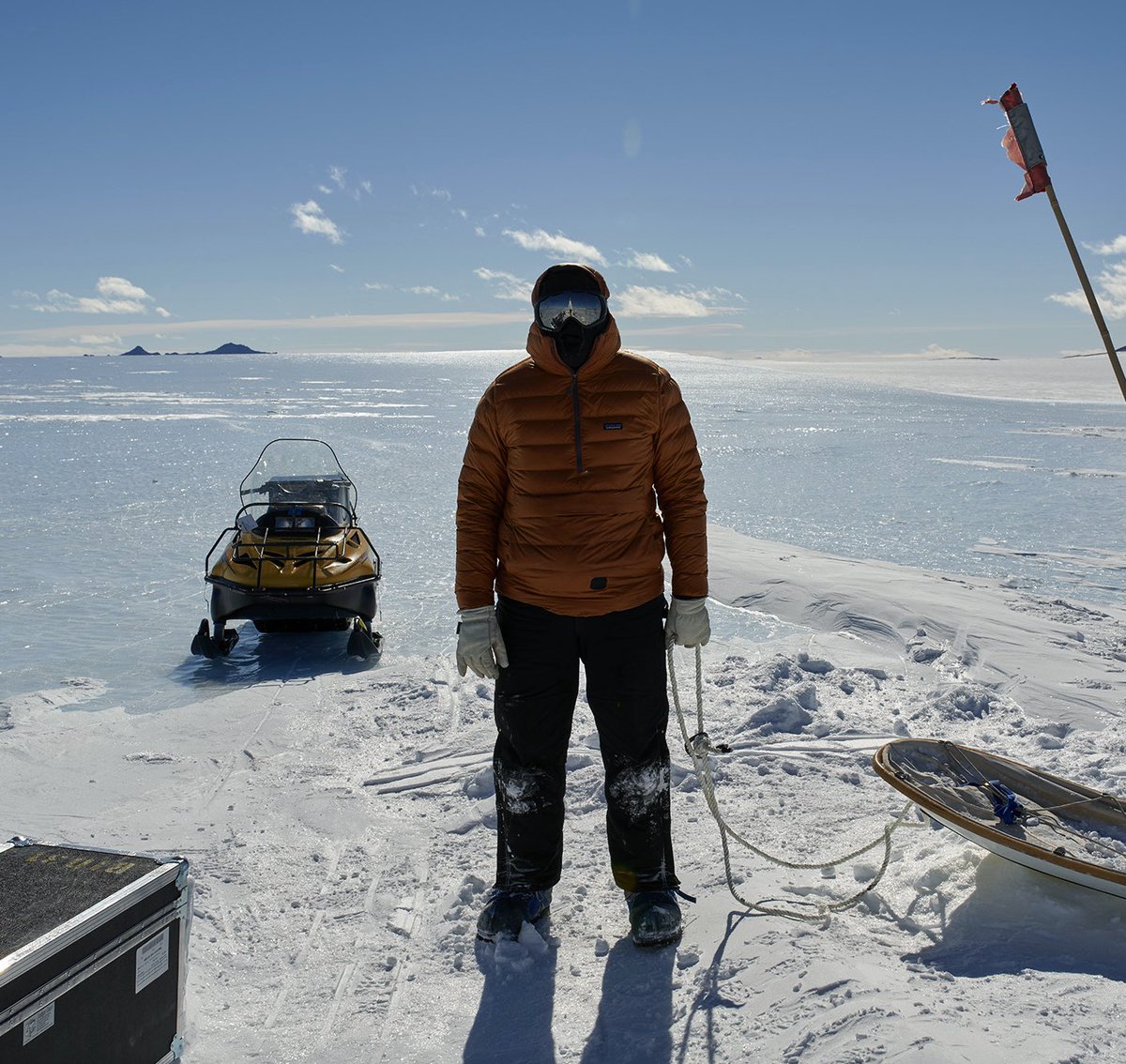 In getting ready for the upcoming field season in 🇦🇶 I have discovered that my beloved <a href="/patagonia/">Patagonia</a> pullover in <a href="/Princeton/">Princeton University</a> 🟠 has an un-patchable tear in the arm. How will I ever survive the harsh continent?!
