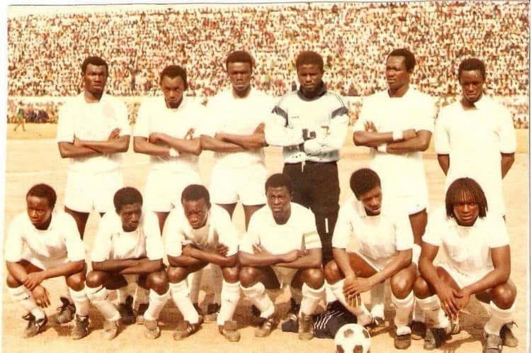 #Sénégal 
#Football 
C'était il y a 40 ans... 

Le 1er septembre 1985, l’équipe du Sénégal battait celle du Zimbabwe, 3-0, au stade Demba-Diop. Triplé de Jules Bocandé (1958-2012). 

Les Lions se qualifiaient ainsi pour la  CAN "Caire ‘86", la première depuis… ‘’Asmara ‘68’’.