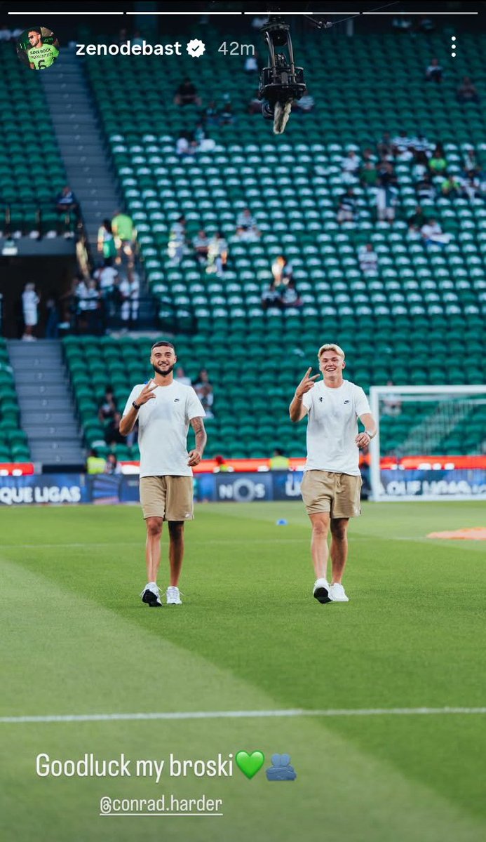 beatriz💐 tweet media