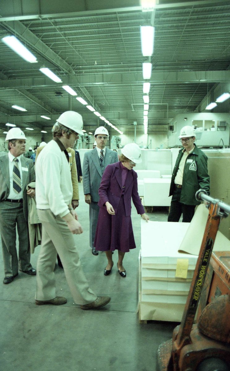 CarterLibrary's tweet image. Happy Labor Day! Today we honor the workers whose dedication and effort build and sustain our nation. #LaborDay #PresidentialLibrary #CarterLibrary
Image: nlc16204.13a, 3/28/1980