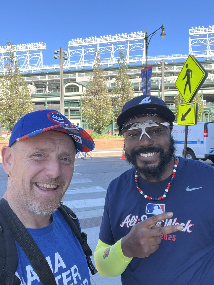 The Bleacher Bunch (@bleacher_bunch) on Twitter photo <a href="/MrDJPK/">UnkZuna from the Braves</a> <a href="/MrDJPK/">UnkZuna from the Braves</a>