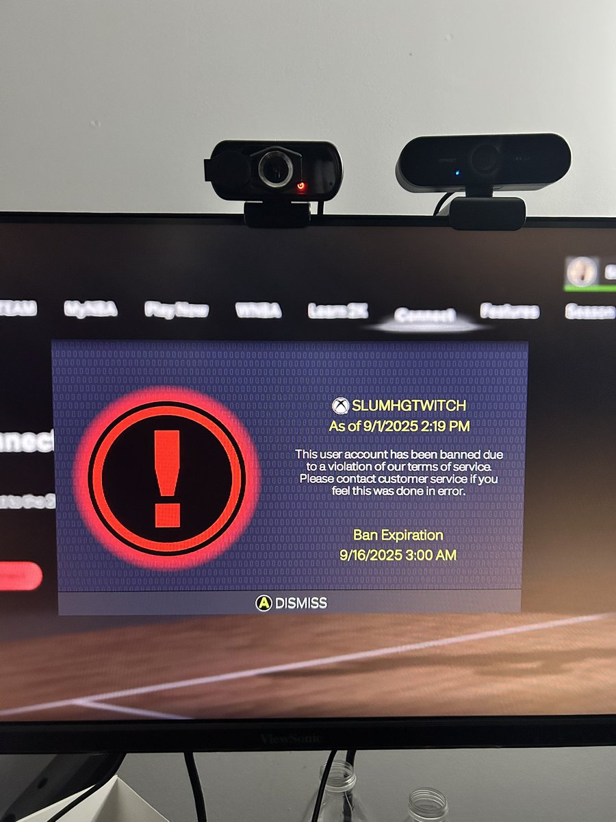 slumhg's tweet image. Yall dead wrong for banning someone who was on inside footer his whole rep grind and was speaking nothing but good on the game I don’t understand what I did wrong when I was streaming the grind n when I did play guard i clip it it’s okay to see yall @NBA2K @itsEvanCC @Ronnie2K