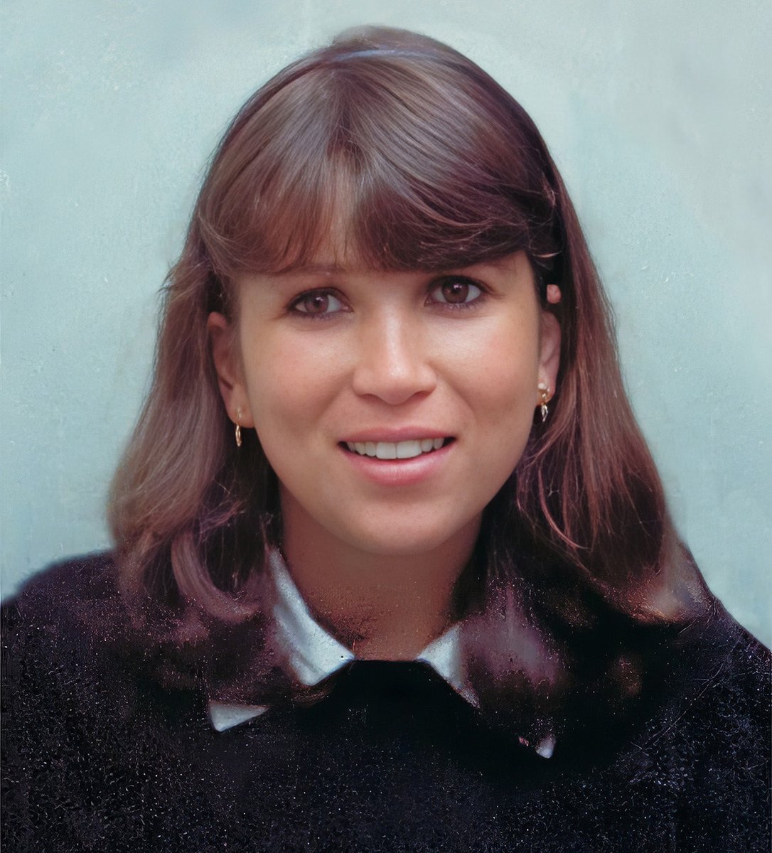 La Iglesia Católica celebra cada 1 de septiembre la fiesta de la Beata Isabel Cristina Mrad Campos, conocida como la mártir de la castidad.

Fue asesinada en 1982, a los veinte años, por odio a la fe y por defender el valor de la castidad. 

Su historia ⬇️