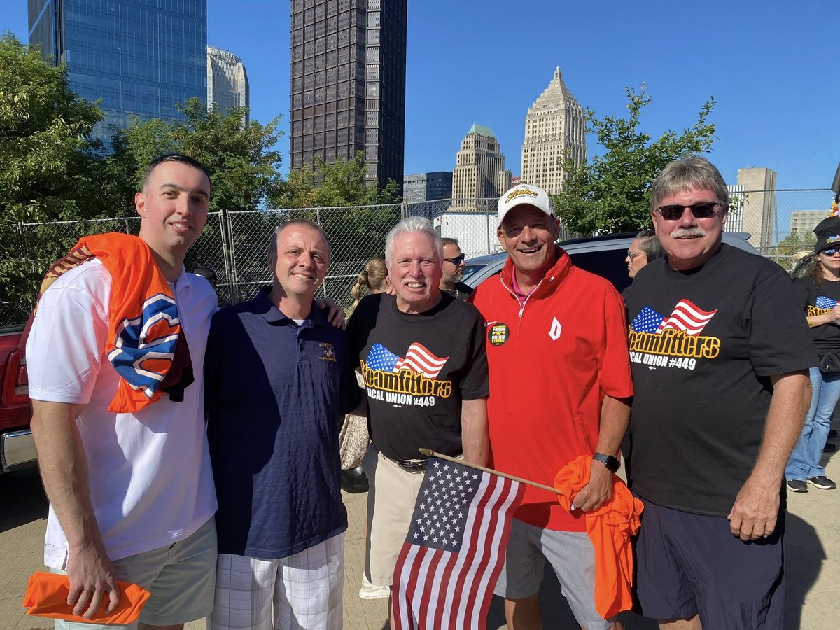 RepMarkosek's tweet image. This morning, I was proud to join so many leaders in our region and state to stand with the men and women of organized labor during the Pittsburgh Labor Day Parade. 🇺🇸