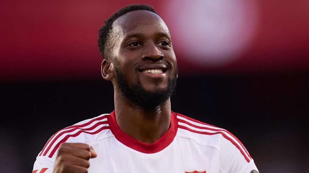 ✅ Ya se ha oficializado la venta de Dodi Lukebakio al Benfica, hace tres días, adelantamos la noticia. 20M fijos + 3M en concepto de varibales.

➡️ Cerca de 80 millones hemos recaudado en este mercado, de los cuales, no hemos invertido ninguno. De vergüenza lo de este año.