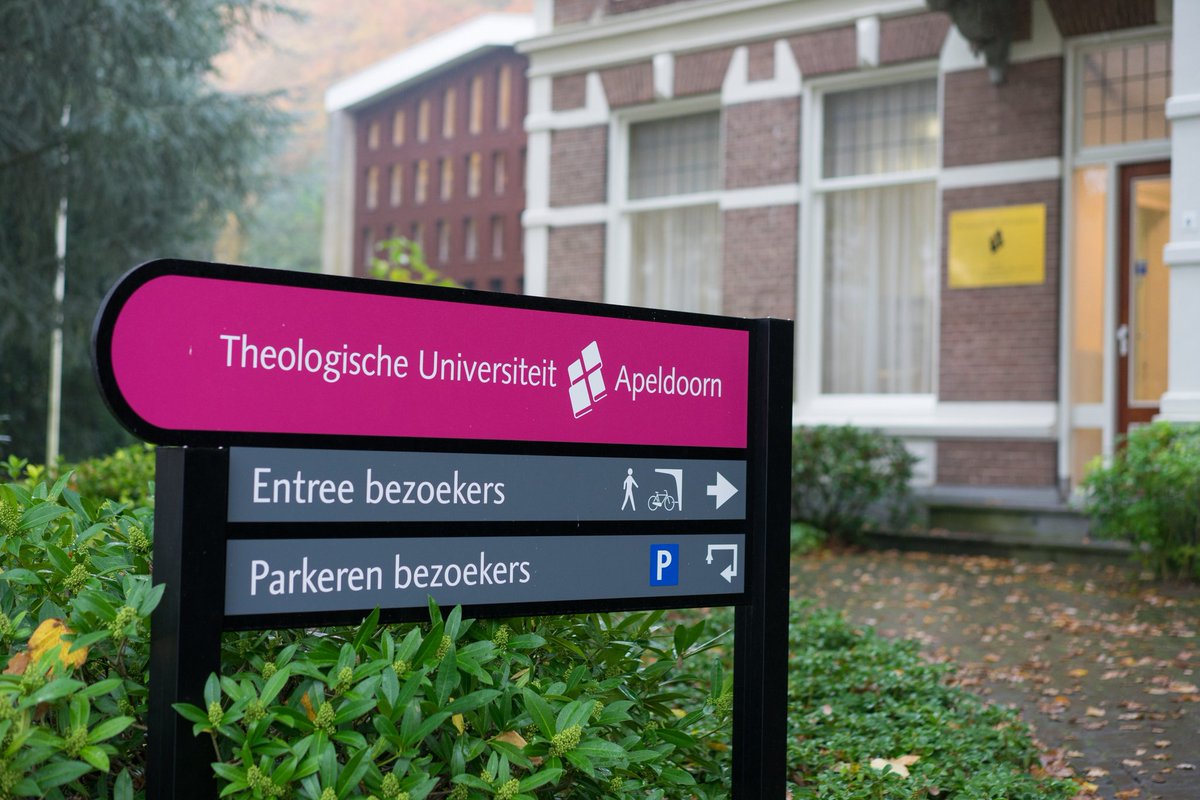 Tijdens de opening van het academisch jaar van de <a href="/TUApeldoorn/">TU Apeldoorn</a> is bekendgemaakt dat ik per vandaag aangesteld ben als hoogleraar Nieuwe Testament. Ik ben dankbaar en ga in vertrouwen op de goede God voort op deze gegeven weg.