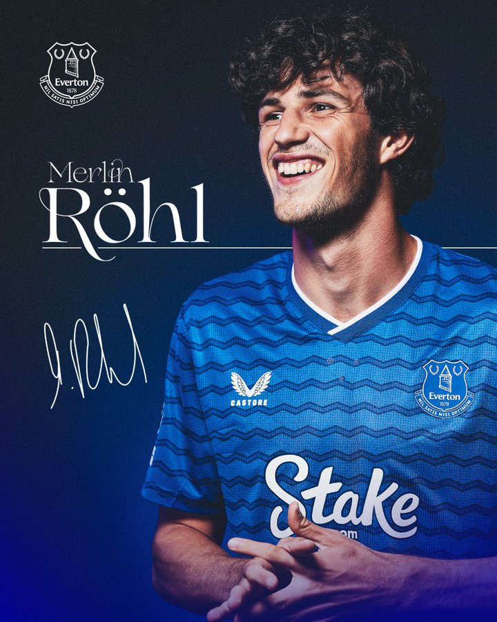 Fussballdaten's tweet image. 📜🏁 Offiziell: Merlin #Röhl wechselt zum #EvertonFC. Die #Toffees leihen den 23-Jährigen für ein Jahr aus. Im Sommer 2026 greift eine Kaufpflicht in Höhe von rund €25m. #Bundesliga #transfers #SCFreiburg #SCF #Everton
[📸 @Everton]
