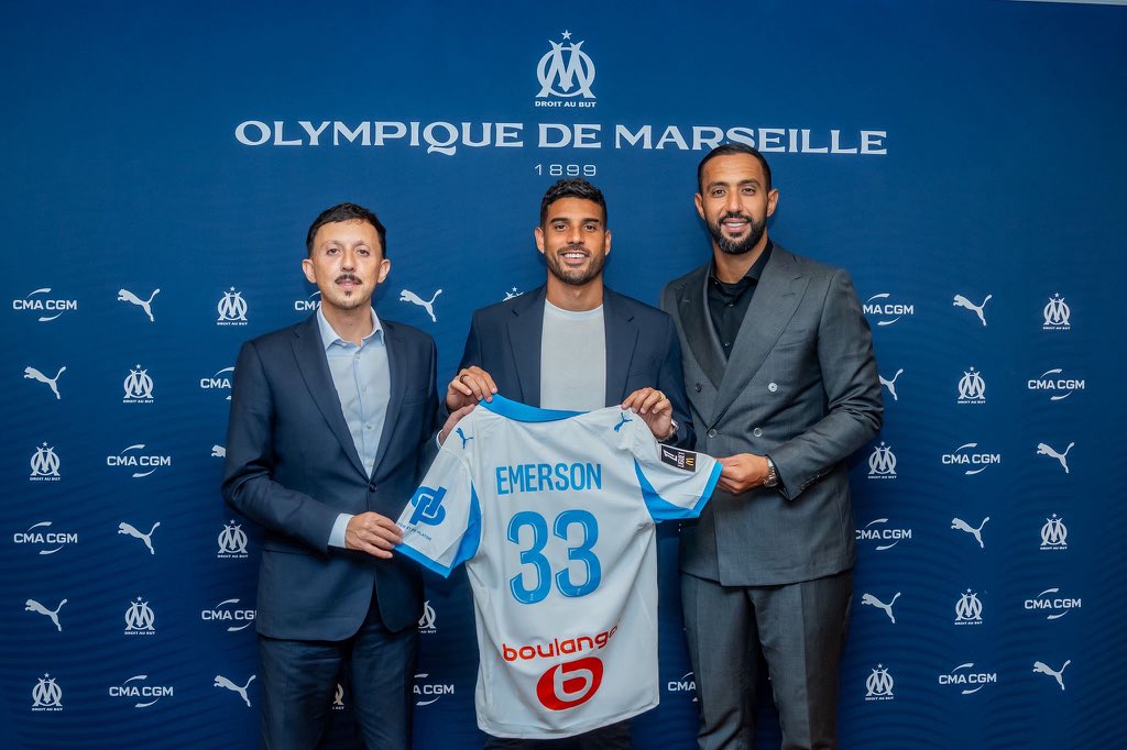 Emerson Palmieri (@emersonpalmieri) on Twitter photo Heureux de rejoindre l’Olympique de Marseille. Un nouveau défi commence, avec beaucoup de motivation et l’envie de tout donner. Fier de porter ce maillot et prêt à me battre pour de grandes victoires avec vous ! Allez l’OM 💙🤍 <a href="/OM_Officiel/">Olympique de Marseille</a> Heureux de rejoindre l’Olympique de Marseille. Un nouveau défi commence, avec beaucoup de motivation et l’envie de tout donner. Fier de porter ce maillot et prêt à me battre pour de grandes victoires avec vous ! Allez l’OM 💙🤍 <a href="/OM_Officiel/">Olympique de Marseille</a>