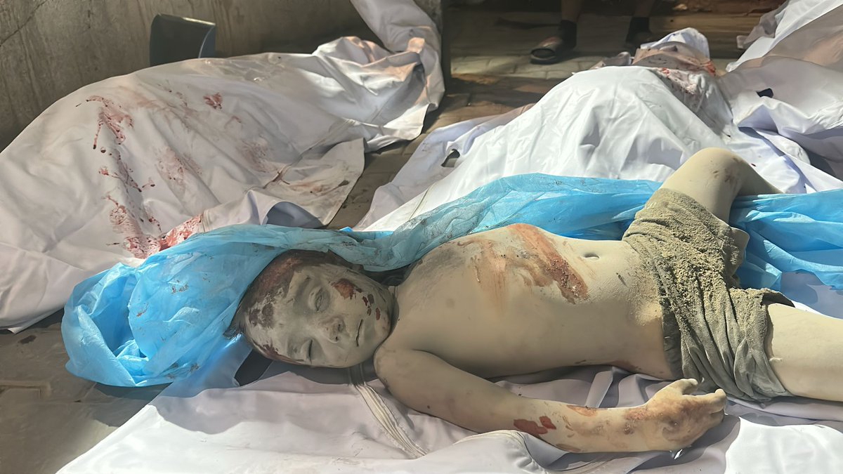 🔴 أكثر من ١٠ شهداء بينهم طفل وإصابات جراء قصف طائرات الاحتلال شقة سكنية بجوار ملعب الوحدة بتل الهوا جنوب غرب مدينة غزة.