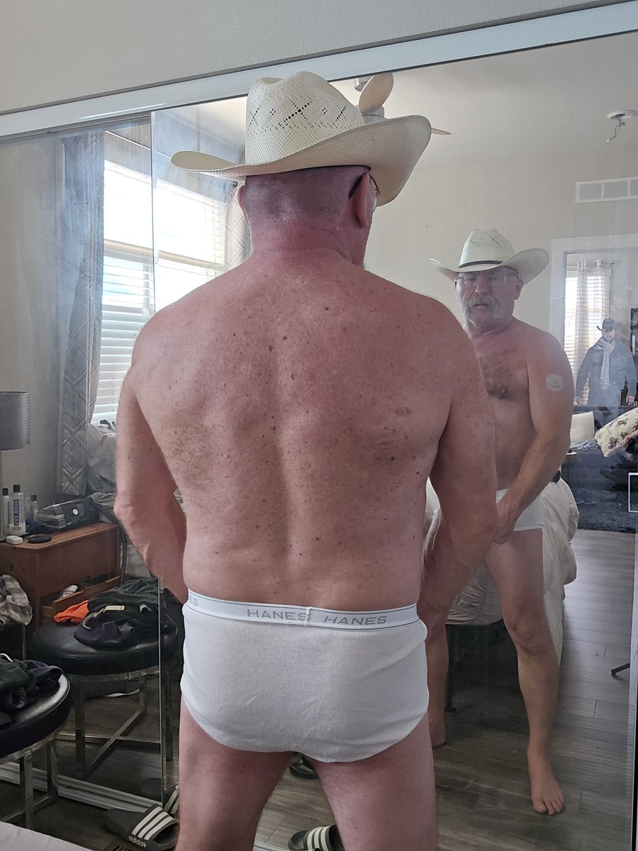 It's Monday.   Time for a fresh pair of briefs, whether I need to or not.