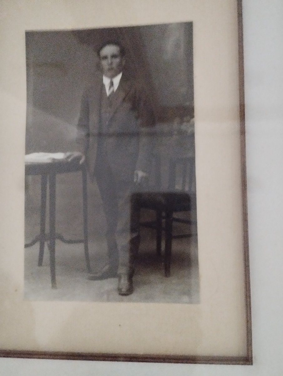 En la madrugada del 2 de septiembre de 1936, hace 89 años, en Igea (La Rioja) por dios y por España fusilaron a Sebastián Martínez, mi abuelo. Los mismos que en la madrugada del 27 de septiembre de 1975 fusilaron a Txiki y a Otaegi.