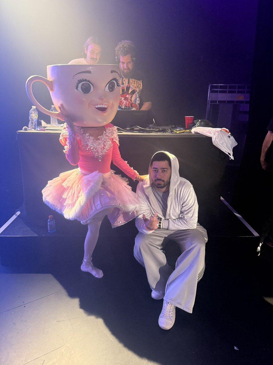 slumpykev's tweet image. holy shit I met Ballerina Cappuccina