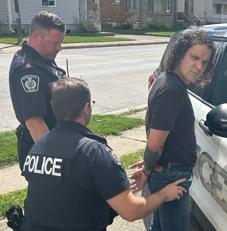 LivinTheFringe's tweet photo. This is the pig who broke into a Welland home and sexually assaulted a 4-year-old child. Daniel Senecal stole her innocence, shattered her body, and instilled unimaginable fear and pain. She will never mentally recover from this.  Imagine life as you know it, ending when you are 4 years old. Share this image and demand severe consequences for his actions. No more letting these demons run loose on bail.