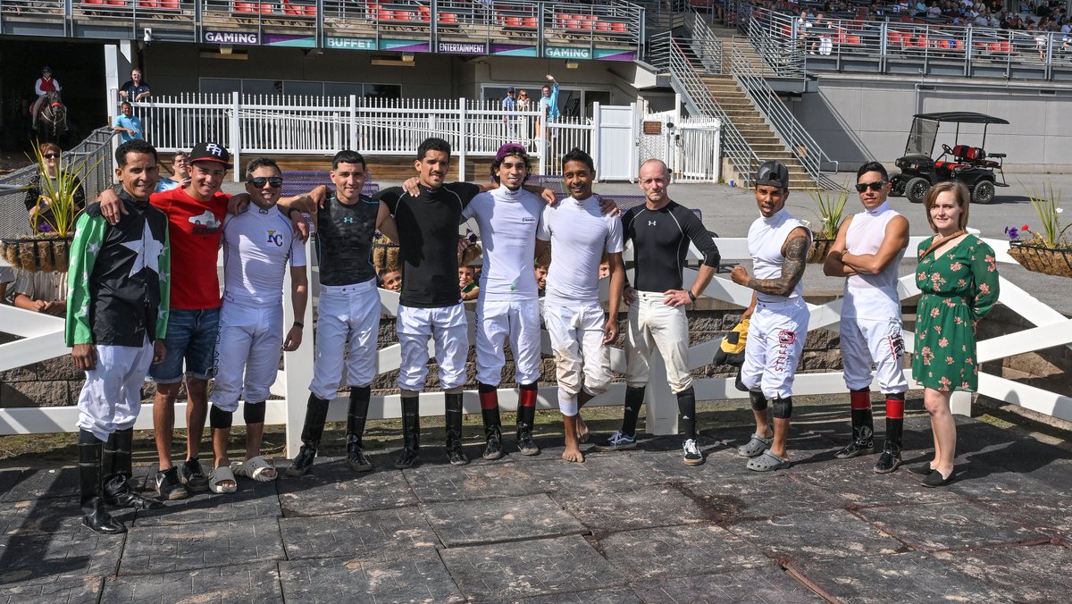 The 2025 jockey footrace was epic. At the wire it was Reylu Gutierrez who edged clear late for the victory with Keiber Coa finishing  a good second and Andre Worrie finishing a close third. We thank all the riders that participated in the annual fundraiser for the PDJF.