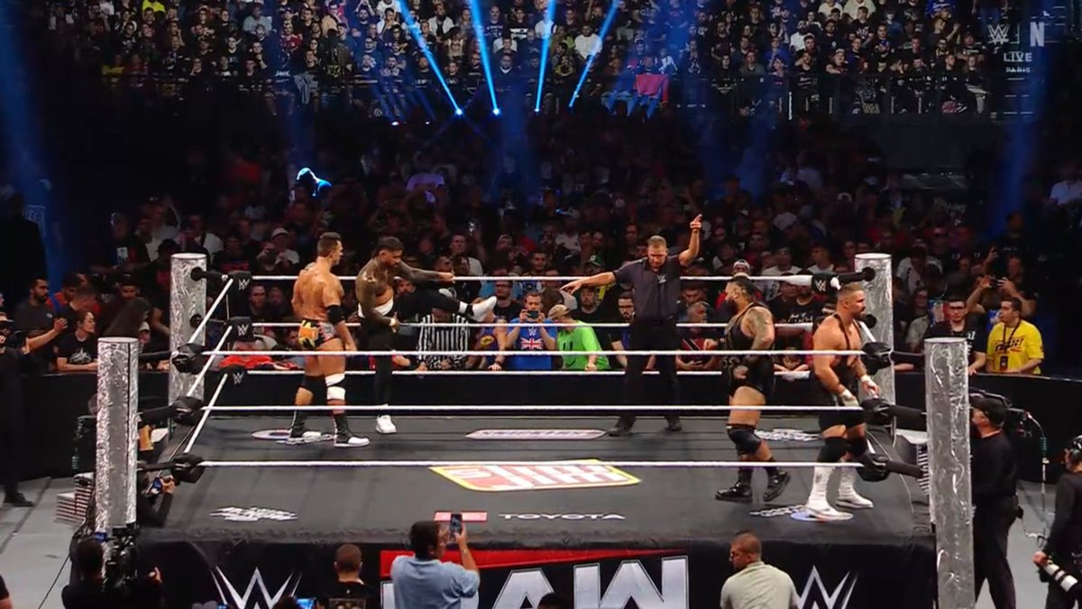 الان الحدث الرئيسي :

برون بريكر و برونسون ريد 🆚 جاي اوسو و ال اي نايت

#WWERaw