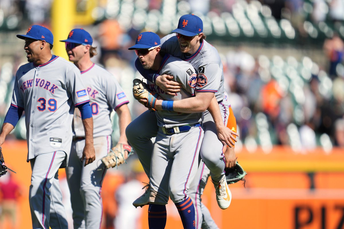 Please Jeff just give Brett a hug