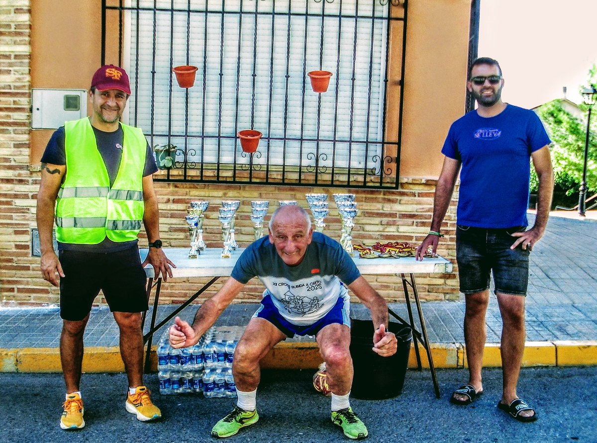 jesusbernalgome's tweet photo. Fotos 1/3 de la milla urbana nocturna en Orito (Alicante) 01-09-2025 https://t.co/qOTIUudAaS