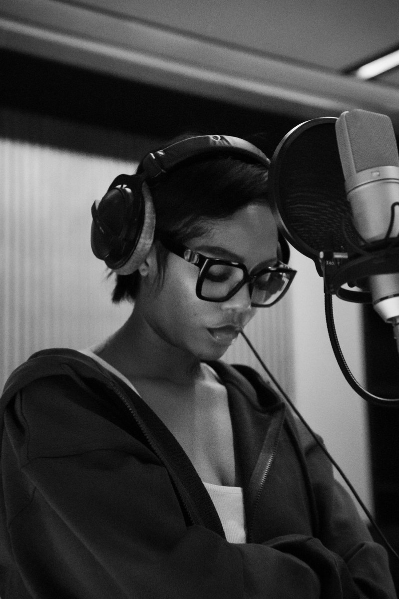 TiwaSavage's tweet photo. Hi my sweethearts ❤️
Now that you’ve heard a piece of my heart in music with #ThisOneIsPersonal 💿
Tell me… which record has been on repeat for you? Drop your questions and thoughts about the album and the entire journey in the comments. I’ll be here chatting with you all 🥰 Don’t forget to keep the love flowing with the hashtag #ThisOneIsPersonal ❤️