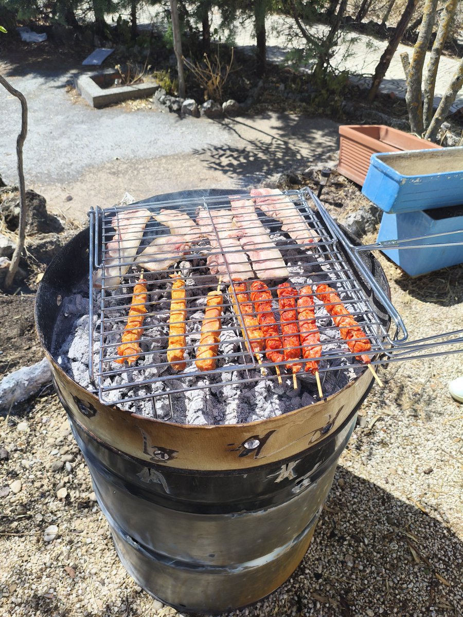 ___saaan___'s tweet photo. Primera barbacoita en casa, en progueso 🔥 https://t.co/eVvqJYoSOJ