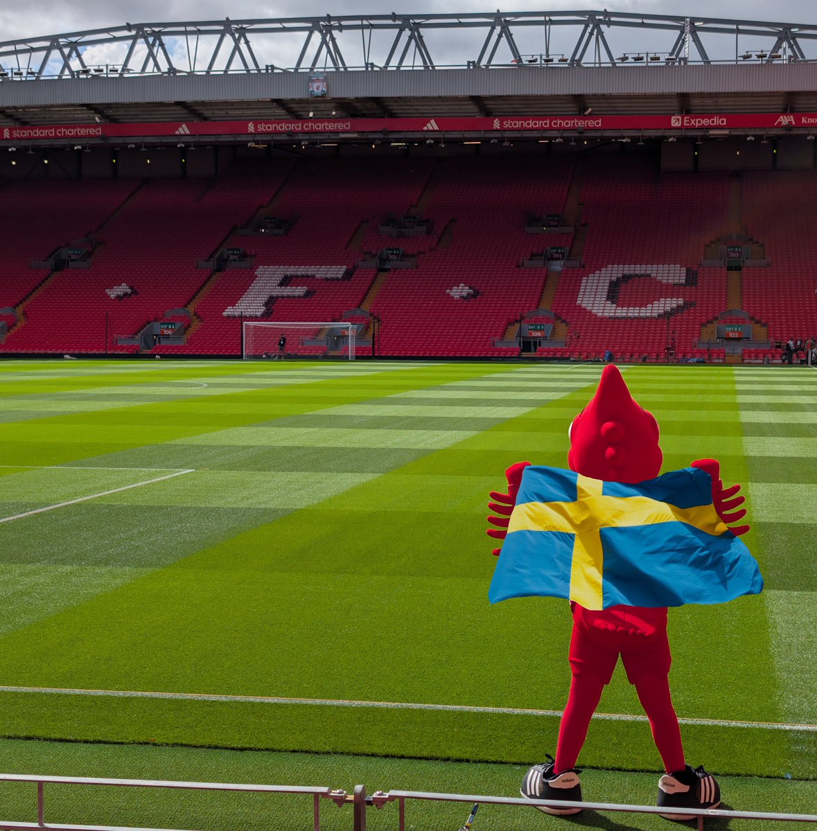 MightyRed_LFC's tweet image. 🇸🇪 
ISAK IS A RED 🙌
#LFC