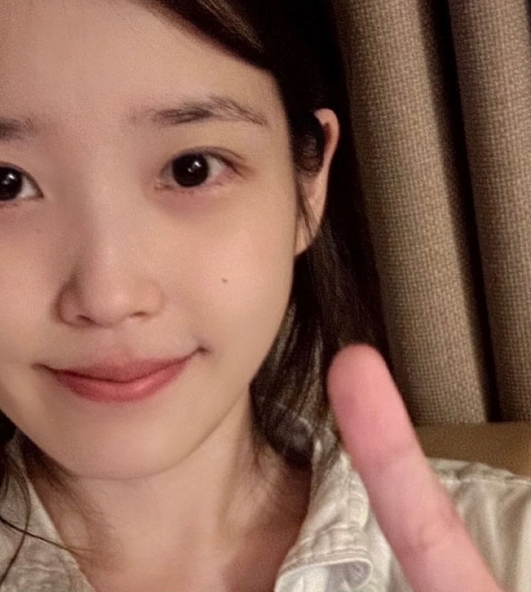 sm04canada's tweet image. she is 32 now, but she was once..." - mini comfort thread 🧵  

#IU