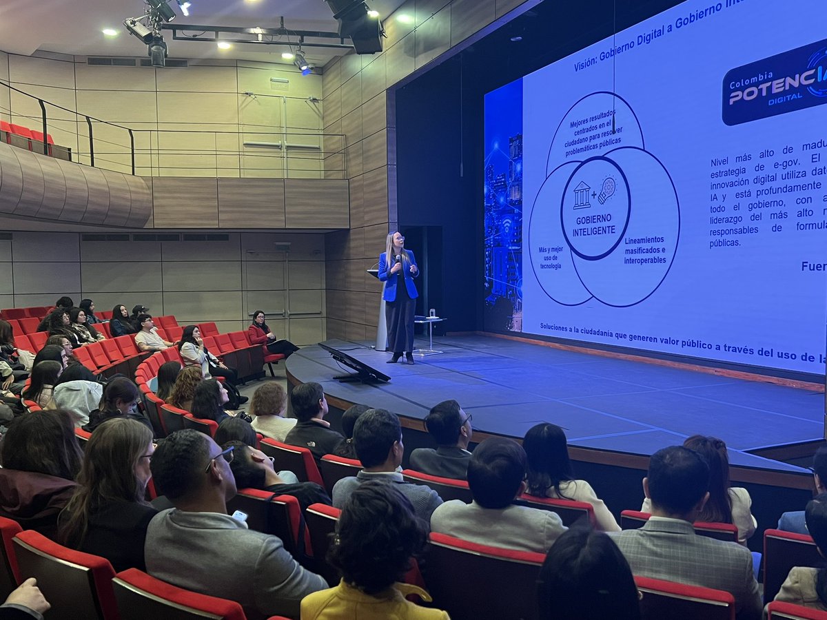 📊 De #GobiernoEnLínea a #GobiernoDigital: la transformación pública avanza hacia un modelo interoperable y centrado en la ciudadanía, con innovación y datos abiertos al servicio del país. 🔍👩‍💻 #GobiernoInteligente #ConDignidadCumplimos.