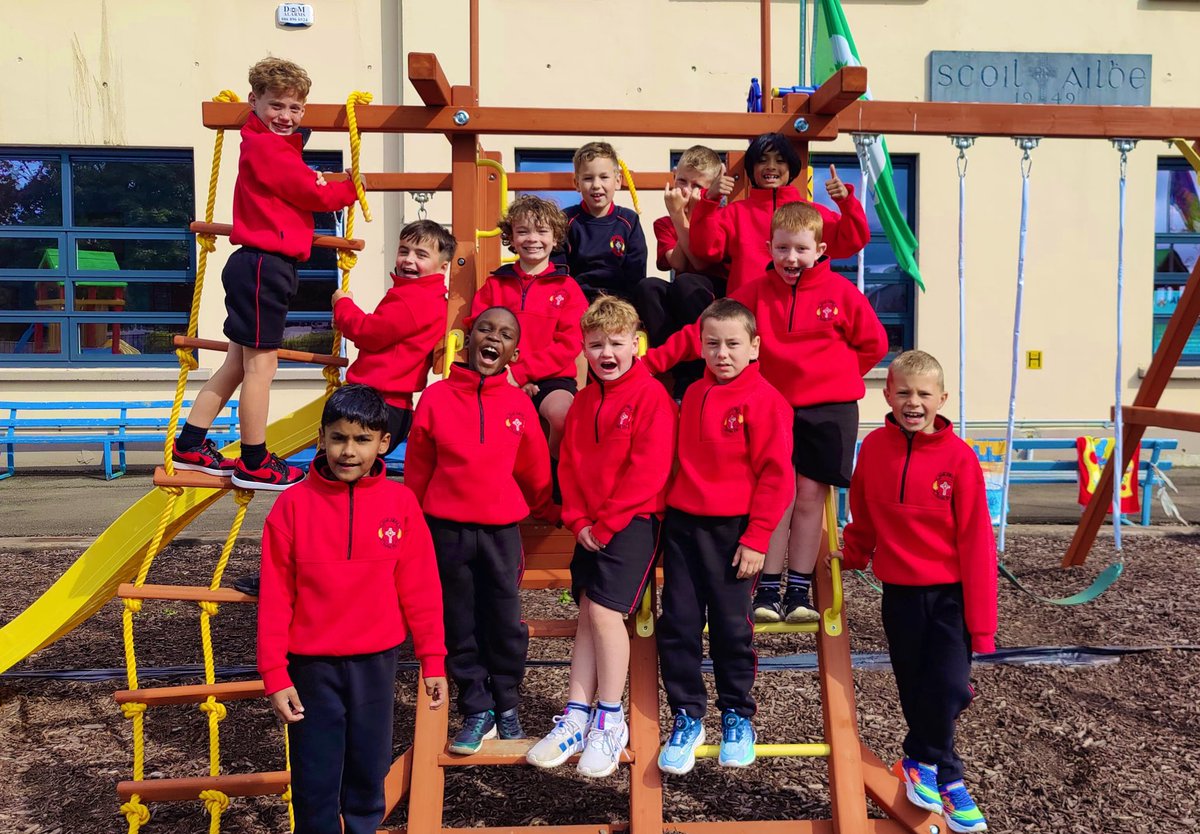 Meet our new 2nd Class! They have already settled into school life and love our new play equipment. What a fabulous group of happy students! <a href="/ERSTIRELAND/">ERST</a> <a href="/CashelandEmly/">Archdiocese of Cashel & Emly</a> <a href="/ThurlesHour/">Thurles Hour</a> #newfriends #fun
