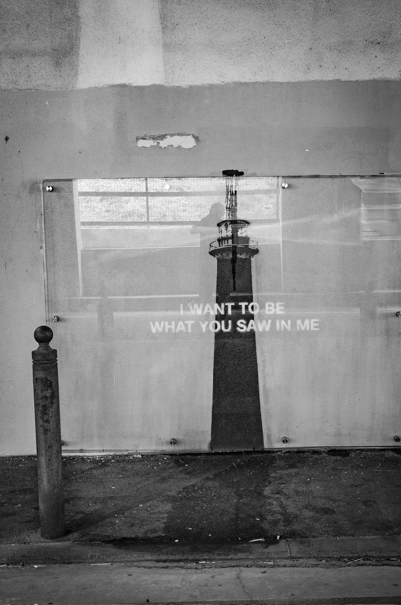 The #Banksy #Lighthouse mural resides in an unremarkable underpass in #Marseille. It had been defaced, again, but that’s the nature of street art, isn’t it? Transient, provocative.

postcardsfromamancunian.blogspot.com/2025/08/the-ma…

#travelblogger  #blogger #France #Travel #blog #photography #Europe