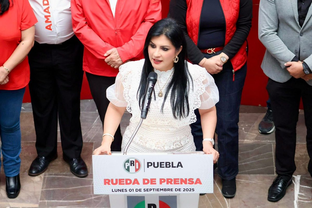 En #RuedaDePrensa, el Presidente del #PRIPuebla, <a href="/JuanJos5286081/">Juan Jose Castro</a>, acompañado de la Secretaria General, Diputada <a href="/DelfinaPozosV/">Delfina Pozos</a>, afirmó que la fuerza del Partido está en su historia, principios, aportes a #México y militancia.

¡Seguiremos trabajando con firmeza! 🔴⚪🟢