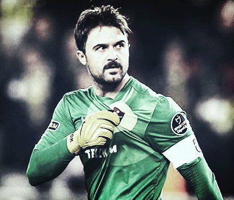 <a href="/cakirugurcan96/">Uğurcan Çakır</a> “Trabzonspor'a rakip olamazdım, bende futbolu bıraktım.”

Onur Recep Kıvrak