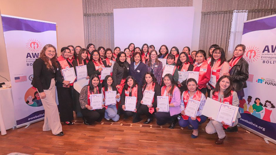 𝐀𝐖𝐄 𝐏𝐨𝐭𝐨𝐬𝐢́ 𝐠𝐫𝐚𝐝𝐮́𝐚 𝐚 𝐬𝐮 𝟐𝐝𝐚 𝐠𝐞𝐧𝐞𝐫𝐚𝐜𝐢𝐨́𝐧 𝐝𝐞 𝐞𝐦𝐩𝐫𝐞𝐧𝐝𝐞𝐝𝐨𝐫𝐚𝐬 𝐲 𝐫𝐞𝐜𝐨𝐧𝐨𝐜𝐞 𝐚 𝟓 𝐞𝐦𝐩𝐫𝐞𝐧𝐝𝐢𝐦𝐢𝐞𝐧𝐭𝐨𝐬 𝐜𝐨𝐧 𝐜𝐚𝐩𝐢𝐭𝐚𝐥 𝐬𝐞𝐦𝐢𝐥𝐥𝐚
facebook.com/share/p/1794EG…