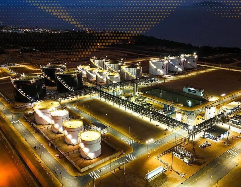 HABEMUS REFINARIA EM CABINDA
O processo é dinâmico, o progresso e o desenvolvimento são irreversíveis 
É o país a crescer, a promover a geração de emprego e, com isso, a concretização de vários sonhos 
ANGOLA AVANTE 
#tafalartafazer