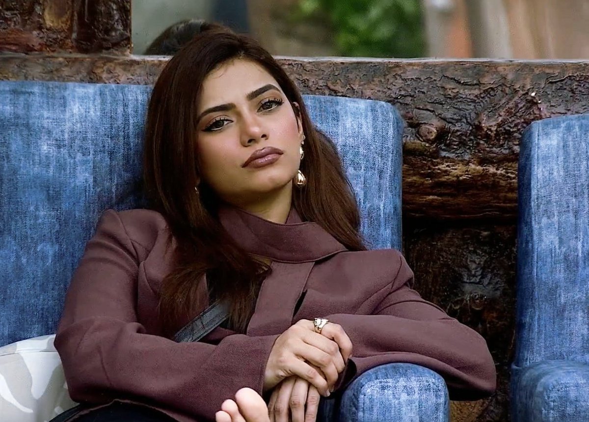 Kis soch me hai koi jgao #Nawez 
#BB19 #BiggBoss19 #BiggBoss19OnJioHotstar