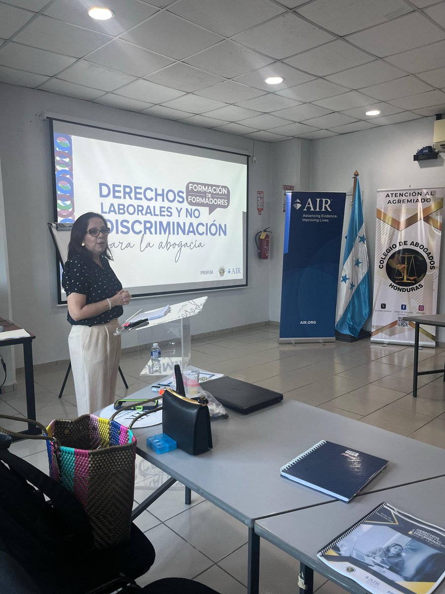 El 26 y 30 de agosto se realizó en CEUTEC-SPS la formación de formadores en Derechos Laborales y No Discriminación. 20 profesionales del derecho replicarán este saber en el CAH.
¡Por una abogacía más consciente!
#TrabajoDigno #DerechosLaborales #CAH #PROFEM #AIR <a href="/AIRInforms/">American Institutes for Research</a>