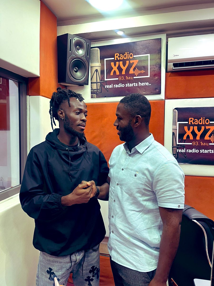 iamphaya's tweet photo. @kimilist_ is actually very tall! Go check out his song Bad Boy on all digital platforms! His Bad Boy Diaries is also still Active!✨💫 https://t.co/DRCLnkAF8R