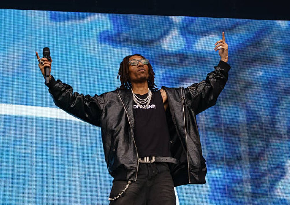 SOMOS MAIS DE 100 EM CINCO DIAS!!!! Eu quero agradecer a todo mundo que está engajando nos posts e tá apoiando a página, vocês são FODA e também são o motivo da conta existir, TAMO JUNTO SEMPRE 💯💯💯