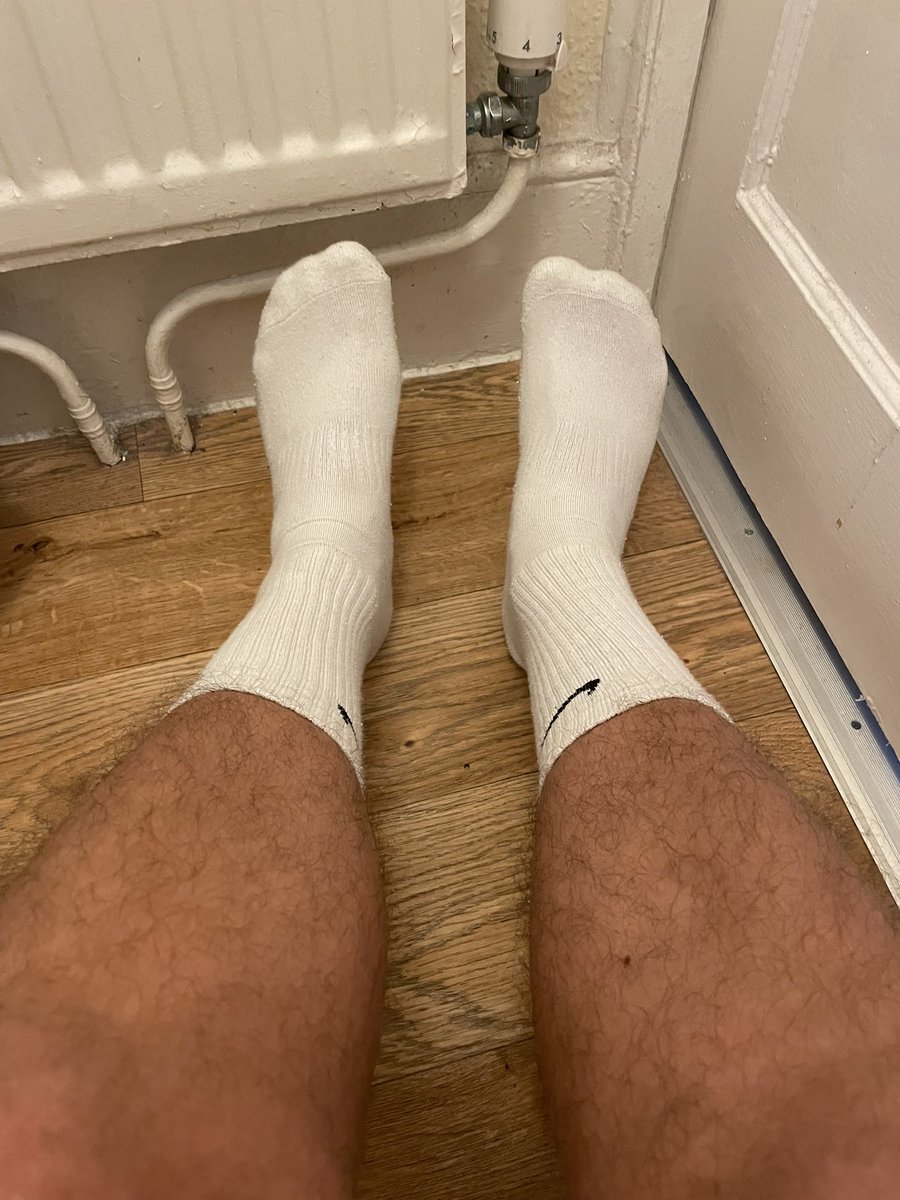 On your knees for me boy 😈🐽