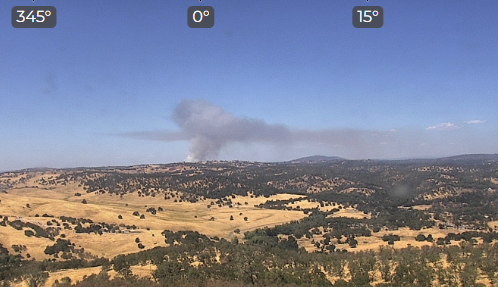 engineco16's tweet photo. #ValleyFire 20+ acres. Sweet Valley Rd x/Hickok Rd. #ElDorado @CALFIREAEU https://t.co/mT8ib3MhiQ