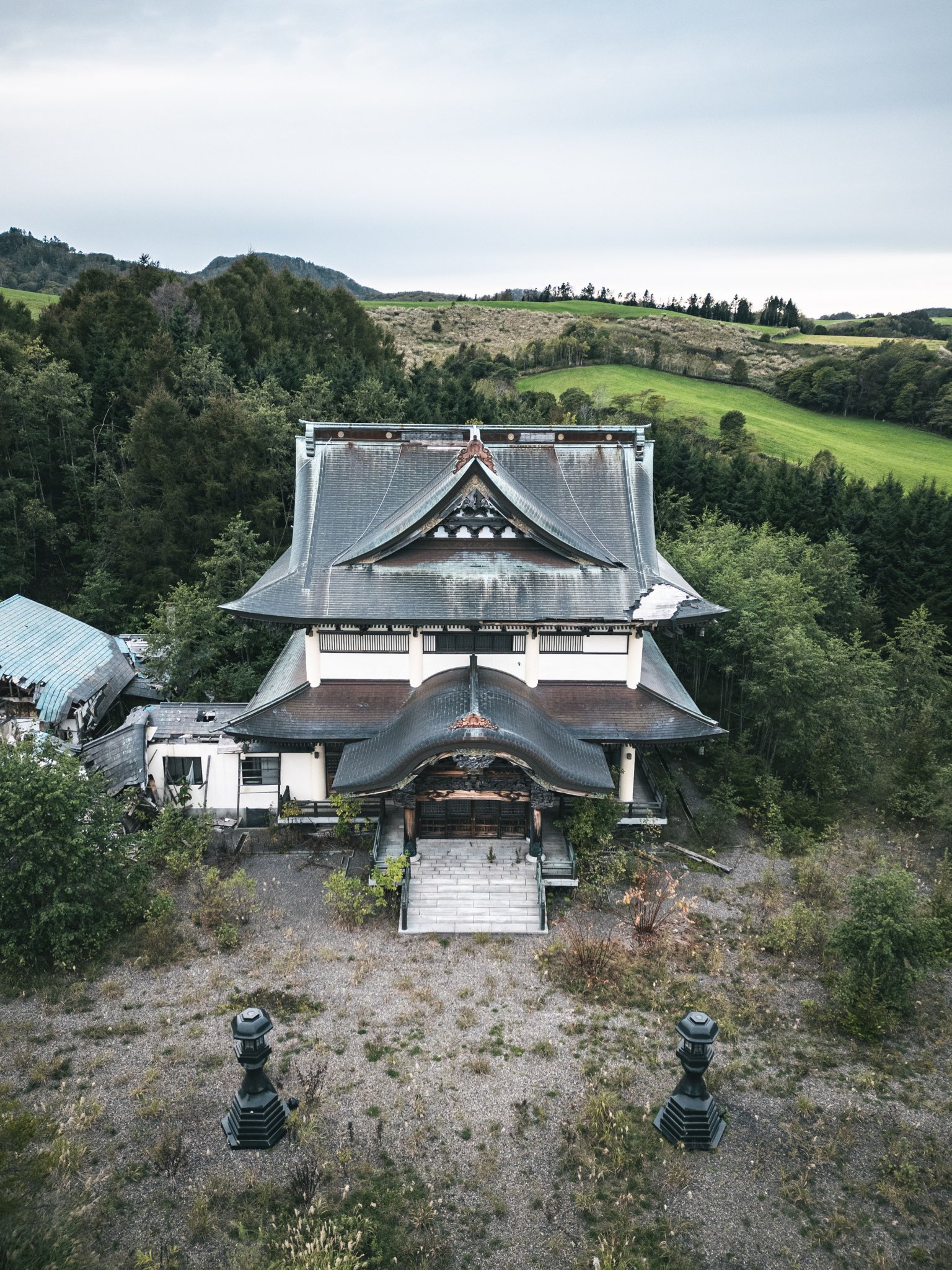 廃墟 写真集 色々12冊セット まとめ売り 発売と重版のお知らせ】 新刊『8月32日』明日より全国書店や