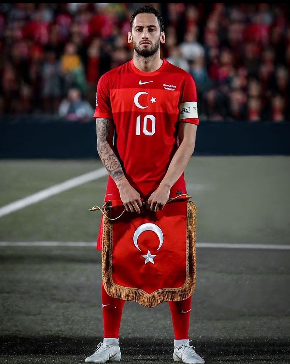 Çok istiyoruz Kaptan. <a href="/hakanc10/">Hakan Çalhanoğlu</a> 

#HakanCimboma 🇹🇷💛❤️